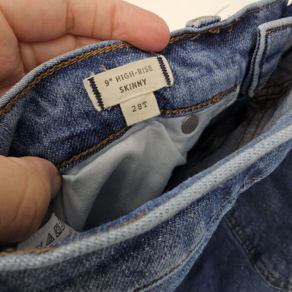 Madewell 9" High Rise Skinny Size 28T Womens Jeans Mid Wash Distressed - Picture 6 of 9